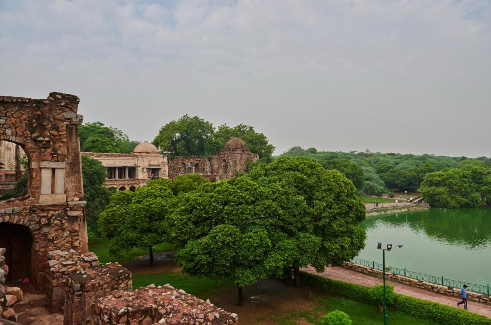 Minimalist One Hauz Khas Village New Delhi Buitenkant foto