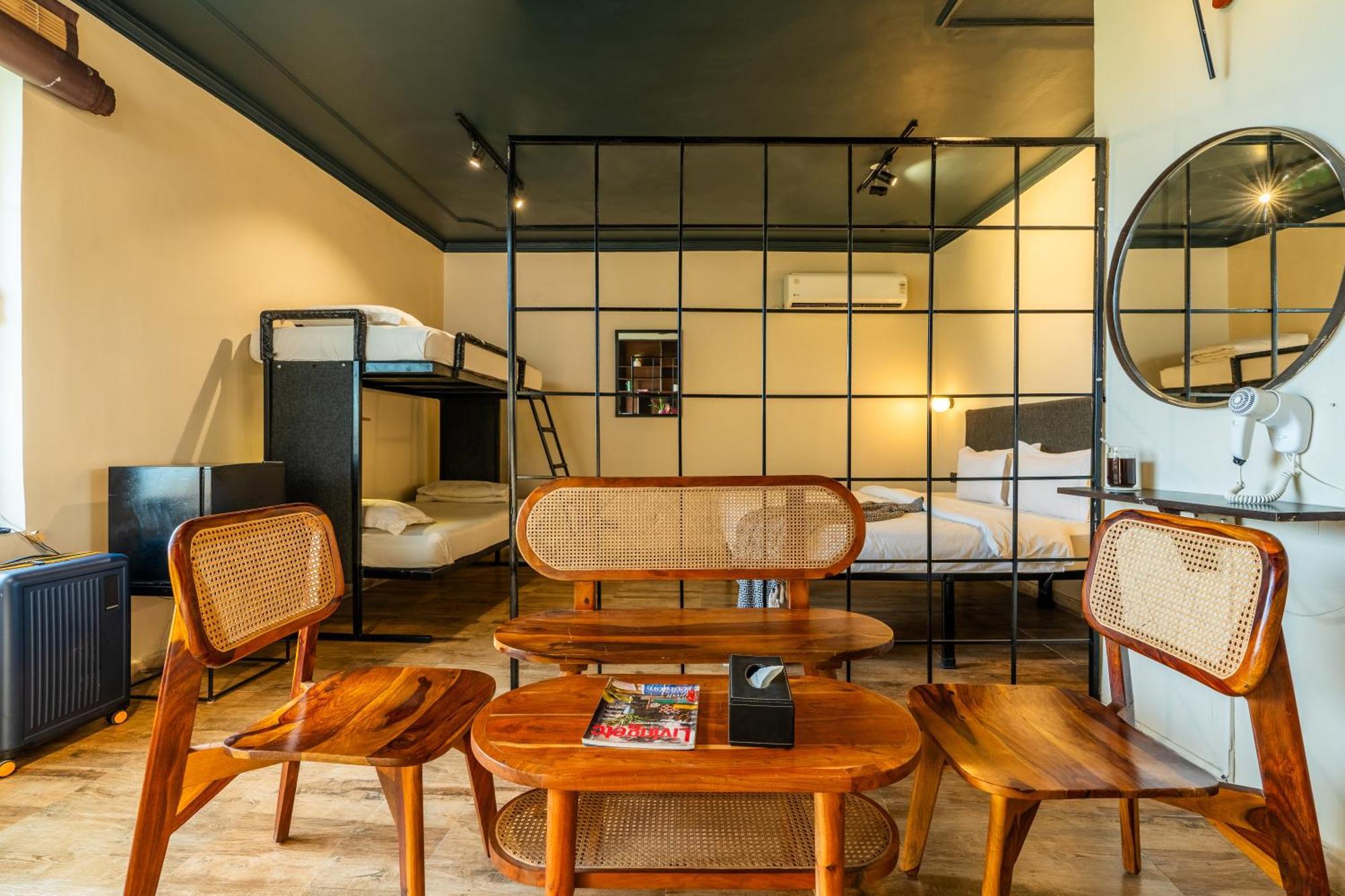 Minimalist One Hauz Khas Village New Delhi Buitenkant foto