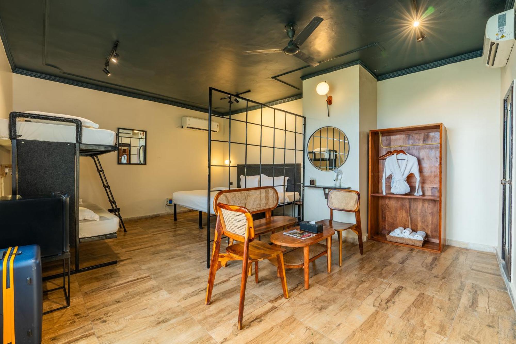 Minimalist One Hauz Khas Village New Delhi Buitenkant foto