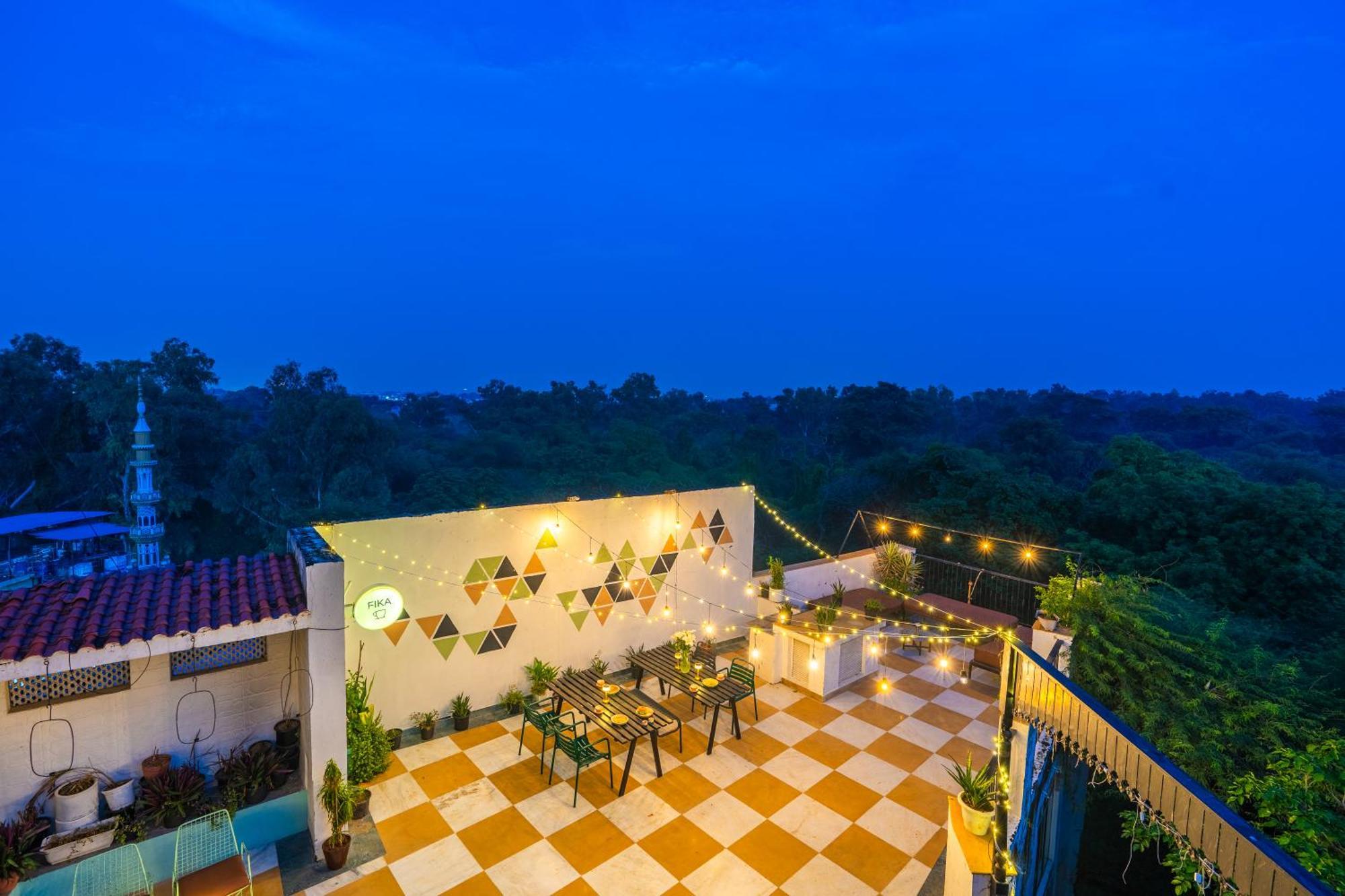 Minimalist One Hauz Khas Village New Delhi Buitenkant foto