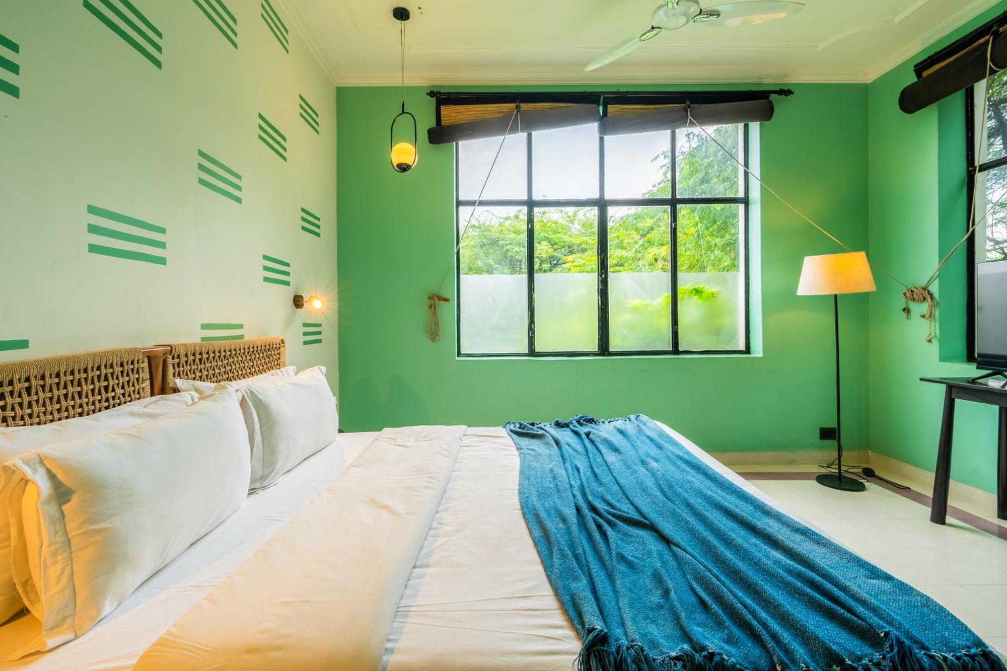 Minimalist One Hauz Khas Village New Delhi Buitenkant foto