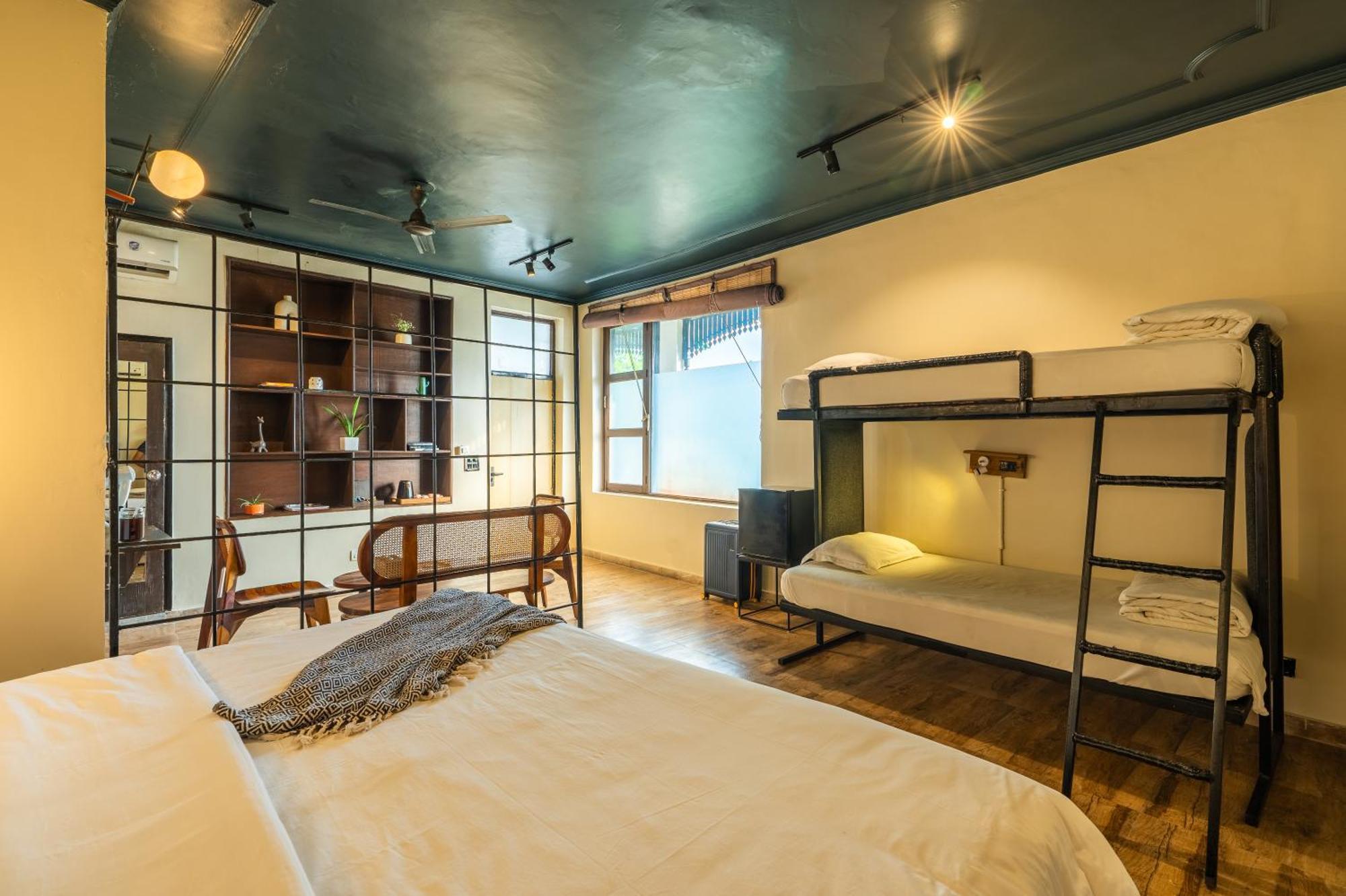 Minimalist One Hauz Khas Village New Delhi Buitenkant foto