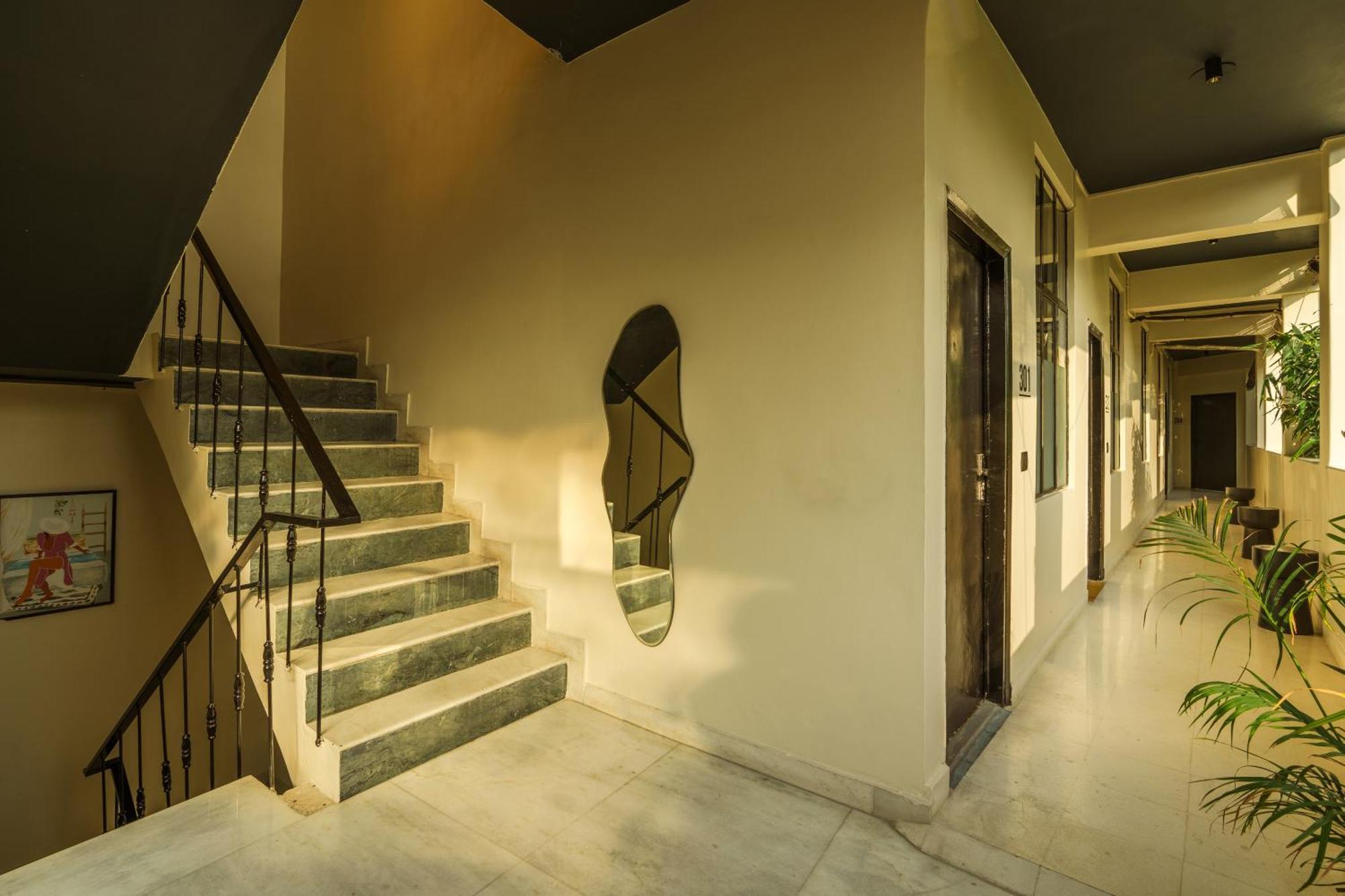 Minimalist One Hauz Khas Village New Delhi Buitenkant foto