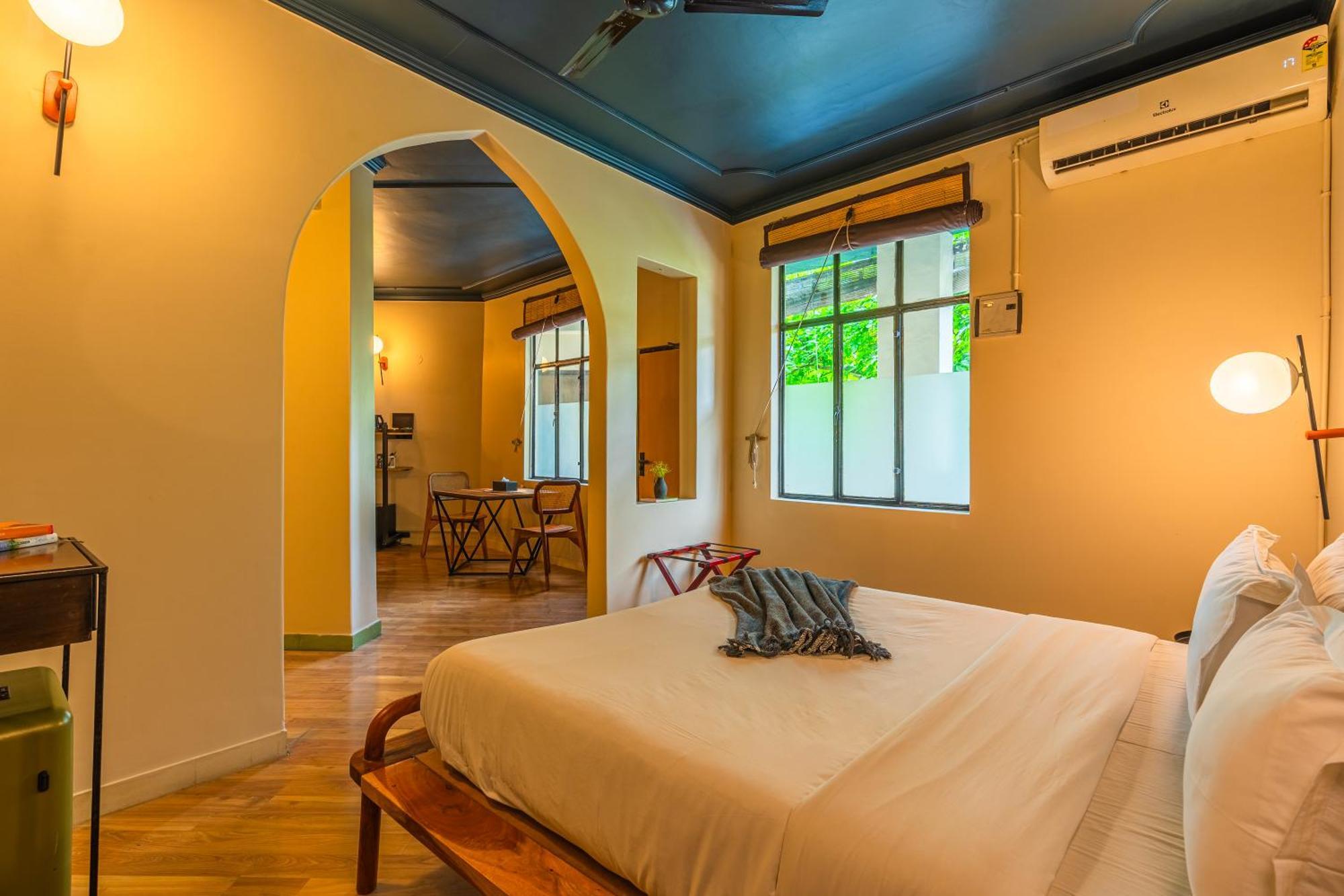 Minimalist One Hauz Khas Village New Delhi Buitenkant foto